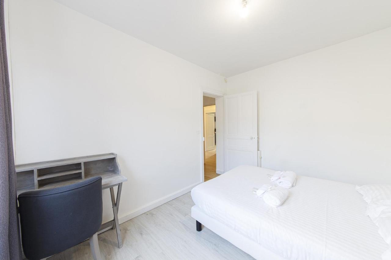 Grand Appartement Hyper Centre Ville D'أنجير المظهر الخارجي الصورة